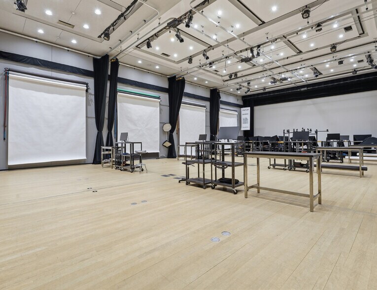 More Photos Of 3536 Boul Saint-Laurent, Montréal Office For Sale