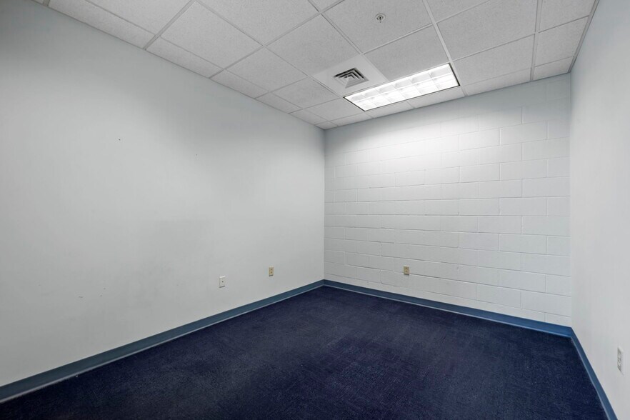 More Photos Of 801 N 2nd St, Berthoud Distribution For Sale