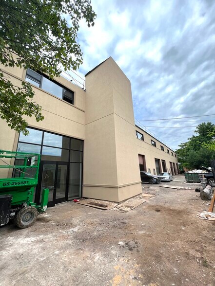 More Photos Of 484 Sharrotts Rd, Staten Island Industrial For Sale