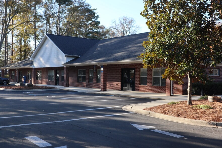 More Photos Of 2344 Centerville Rd, Tallahassee Medical For Lease