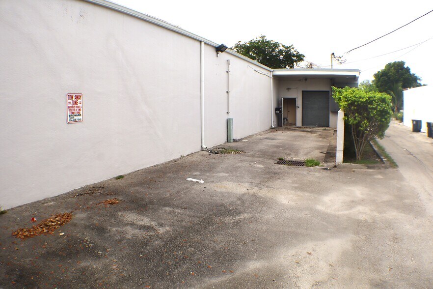 More Photos Of 5401 N Federal Hwy, Fort Lauderdale Freestanding For Sale