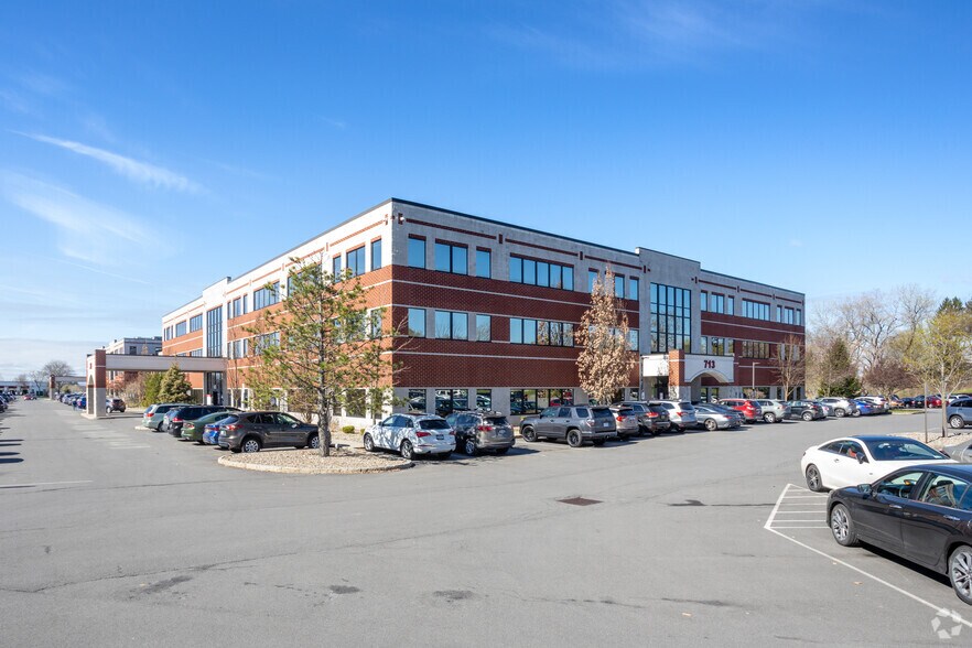 More Photos Of 711-713 Troy Schenectady Rd, Latham Medical For Lease