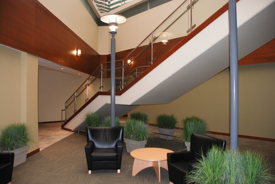 More Photos Of 33434 8th Ave S, Federal Way Office For Lease