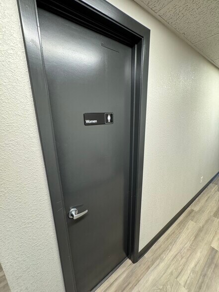 More Photos Of 801 E Abram St, Arlington Loft Creative Space For Lease