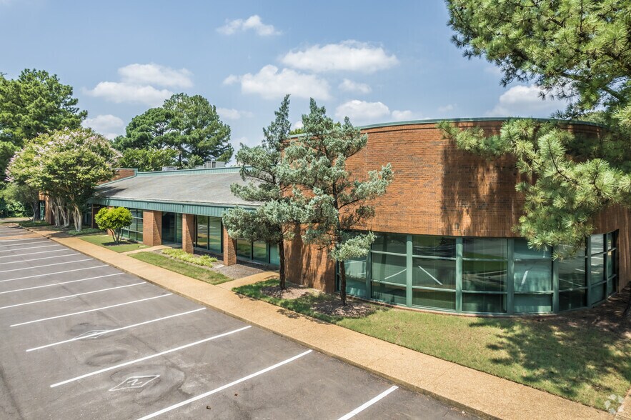 1775 Moriah Woods Blvd, Memphis, TN 38117 Office For Lease