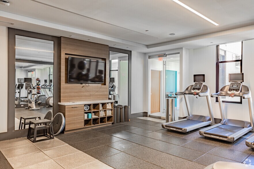 More Photos Of 7077 Woodmont Ave, Bethesda Apartments For Lease