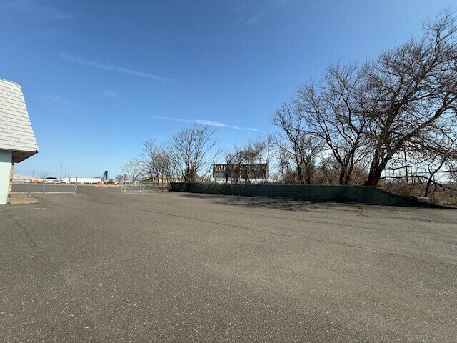 More Photos Of 8100 US 13, Levittown Flex For Sale