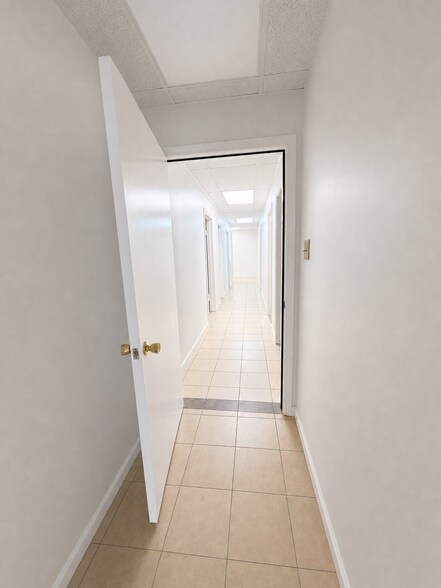 More Photos Of 6445 Burlington Dr, Houston Warehouse For Lease