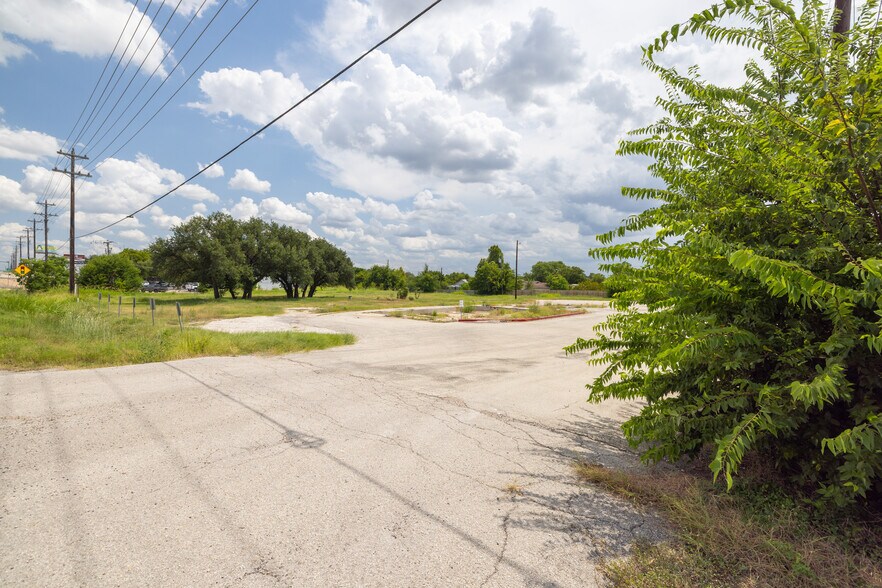 More Photos Of 14011 W State Highway 29, Liberty Hill Land For Sale