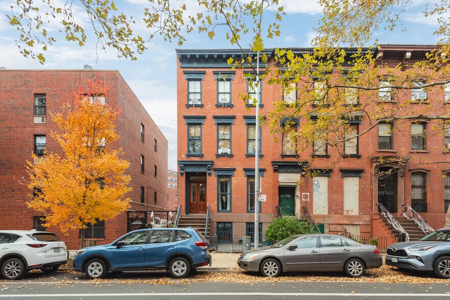 Primary Photo Of 434 Clermont Ave, Brooklyn Apartments For Sale