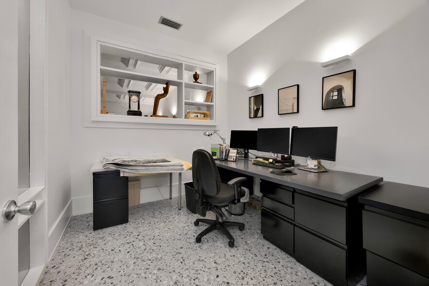 More Photos Of 337 Palermo Ave, Coral Gables Office For Sale