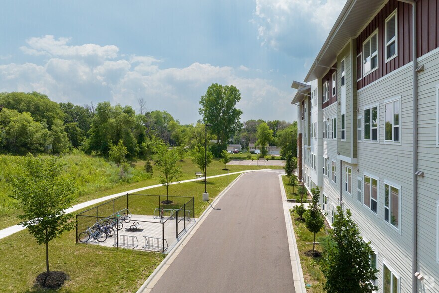 More Photos Of 2300 Hastings Ave, Newport Apartments For Lease