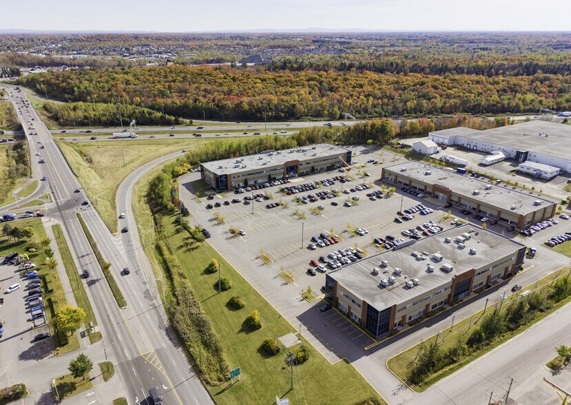 More Photos Of 1990 5E Rue, Lévis Office For Lease