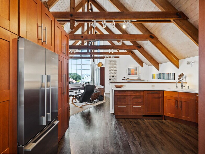 More Photos Of 10481 Lansing St, Mendocino General Retail For Sale