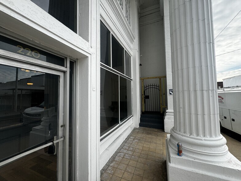 More Photos Of 218 The Blvd, Eden Storefront Retail Office For Lease