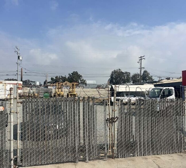 More Photos Of 3520 Main St, San Diego Contractor Storage Yard For Lease