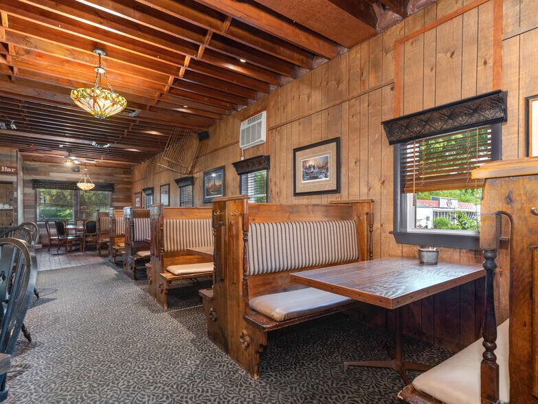 More Photos Of 2973 N Il Route 71, Ottawa Restaurant For Sale