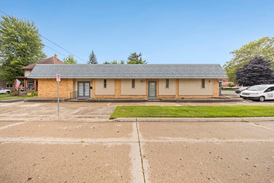 More Photos Of 230 North Ave, Mount Clemens Serviced Offices For Lease