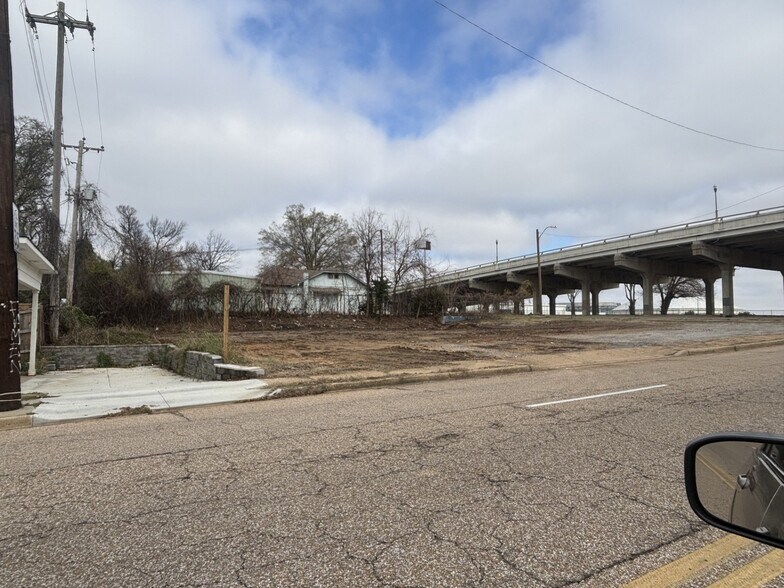 Primary Photo Of 2224 Southern Ave, Memphis General Retail For Sale