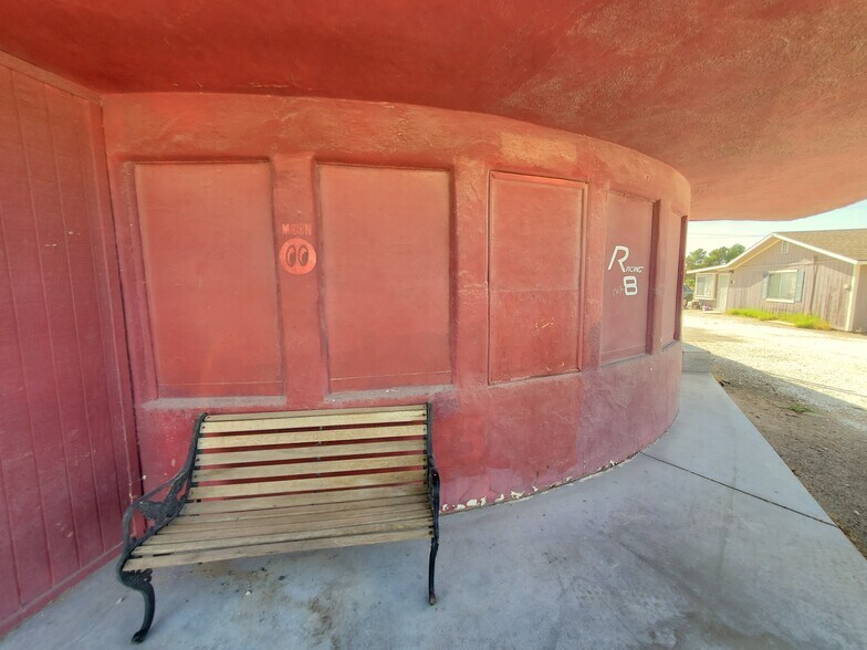 More Photos Of 19306 National Trails Hwy, Oro Grande Bar For Sale