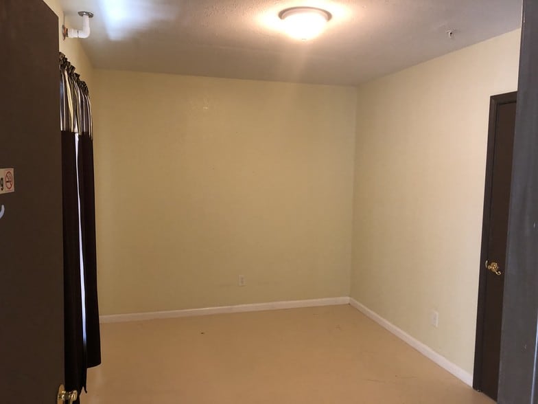 More Photos Of 2522 Holly Hill Dr, San Antonio Medical For Lease