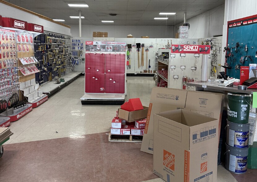 More Photos Of 2318 N White Sands Blvd, Alamogordo General Retail For Lease