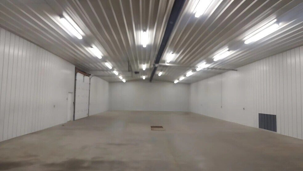 More Photos Of 27082 S Mueller Ave, Sioux Falls Flex For Lease