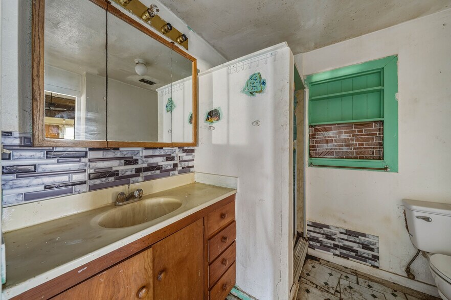 More Photos Of 3527 CA-20 Hwy, Upper Lake Flex For Sale