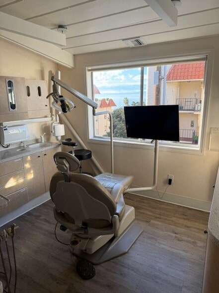 More Photos Of 850 Prospect St, La Jolla Medical For Lease