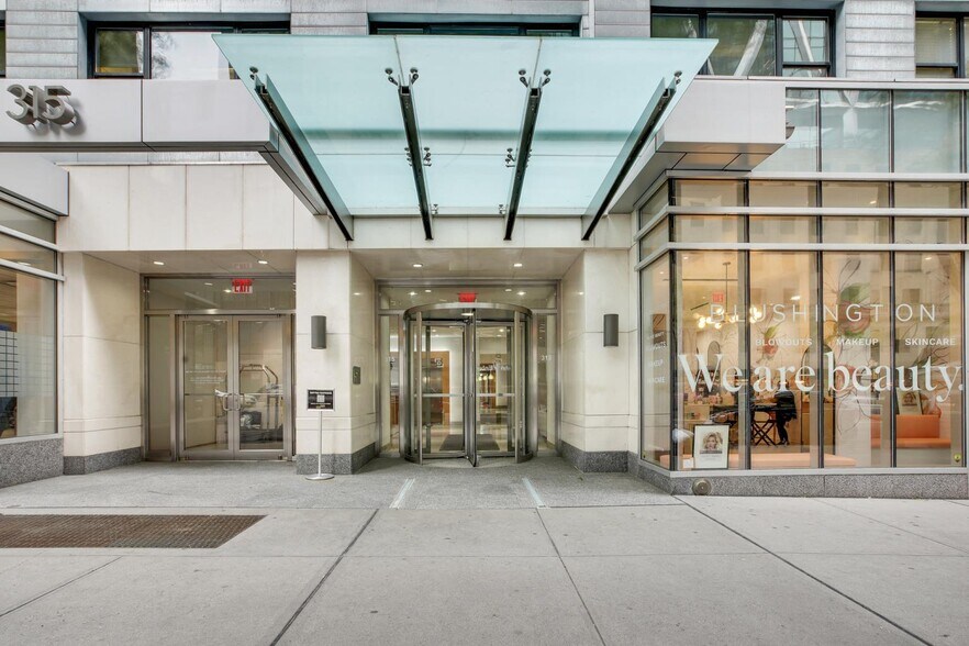 More Photos Of 330 W 58th St, New York Apartments For Lease