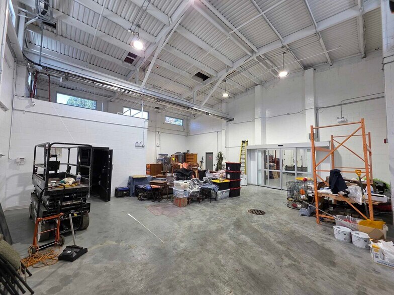 More Photos Of 1840 Broadway St, Port Coquitlam Warehouse For Sale