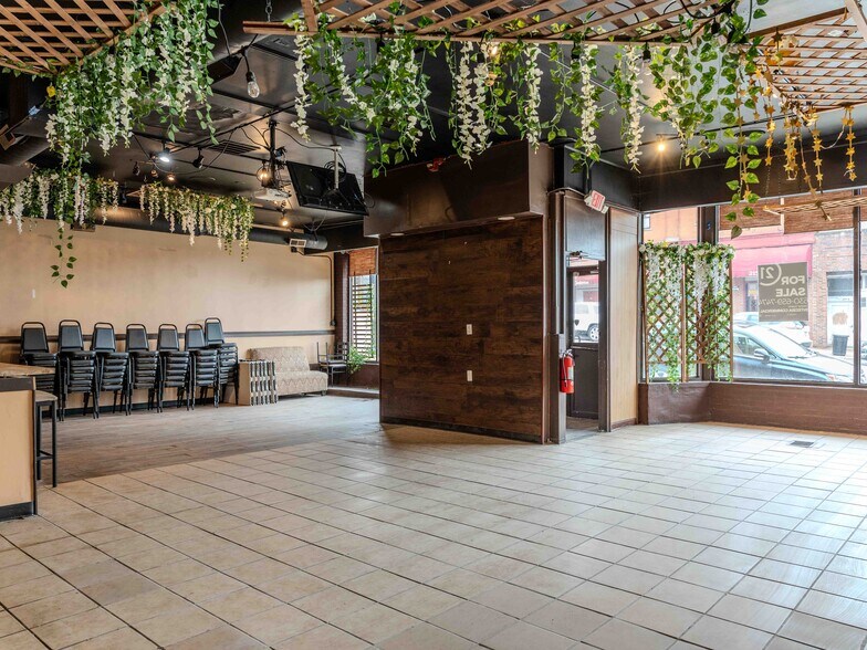 More Photos Of 210 E Galena Ave, Aurora Restaurant For Sale