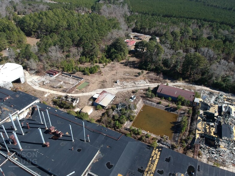 More Photos Of 304 Hoover St N, Hampton Manufacturing For Sale