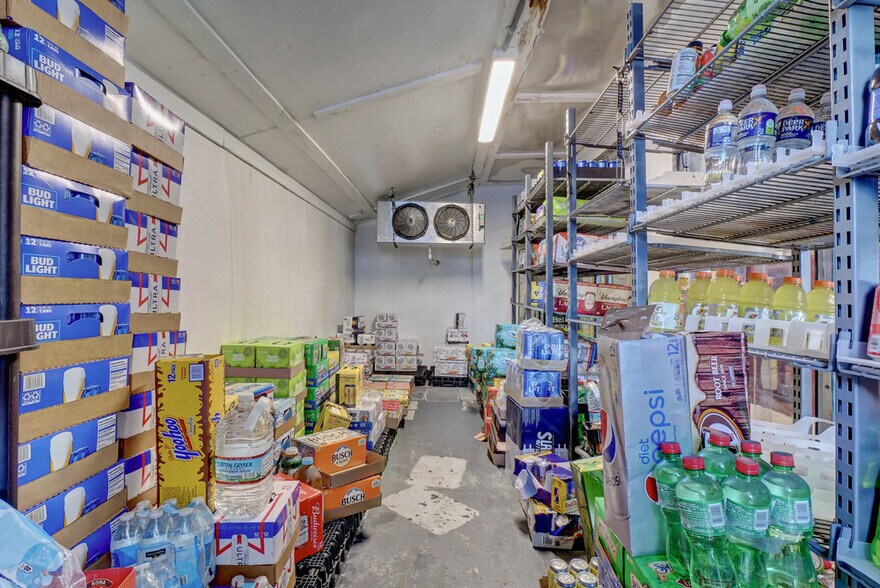 More Photos Of 2181 New River Inlet Rd, North Topsail Beach Convenience Store For Sale