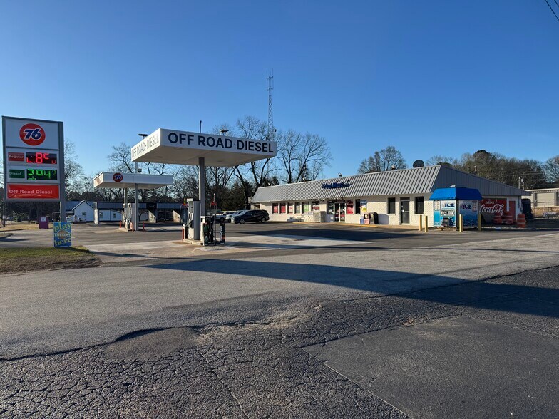 More Photos Of 8665 Maysville Rd, Maysville Self Storage For Sale