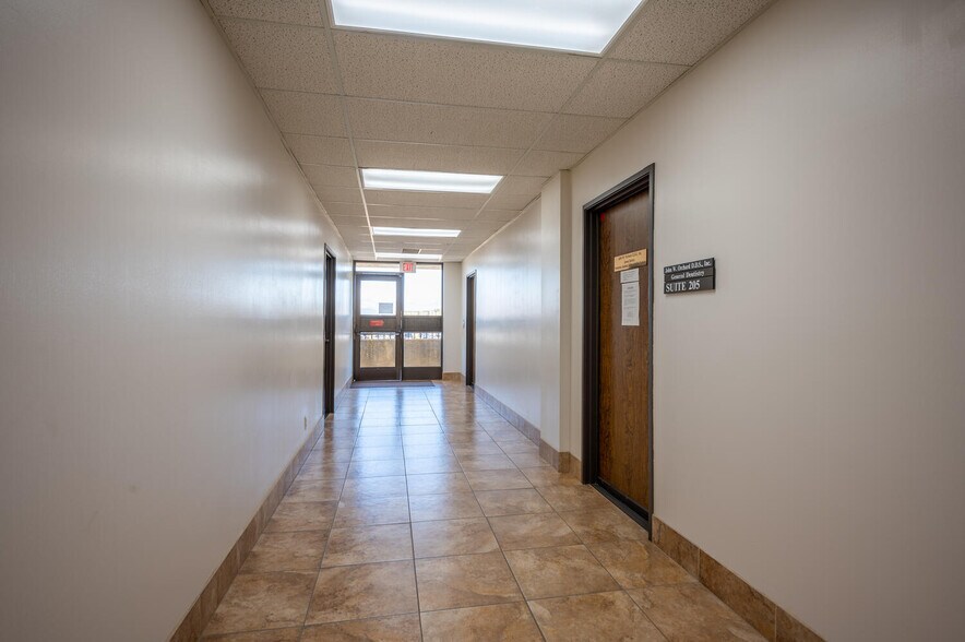 More Photos Of 210 S Palisade Dr, Santa Maria Medical For Lease