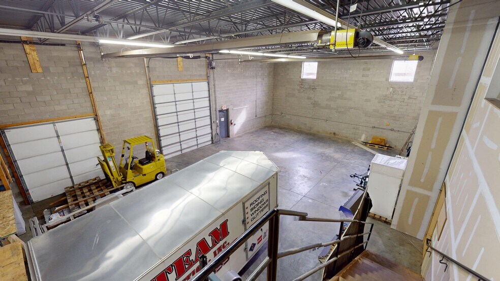 More Photos Of 13743 NE Aberdeen St, Ham Lake Warehouse For Lease