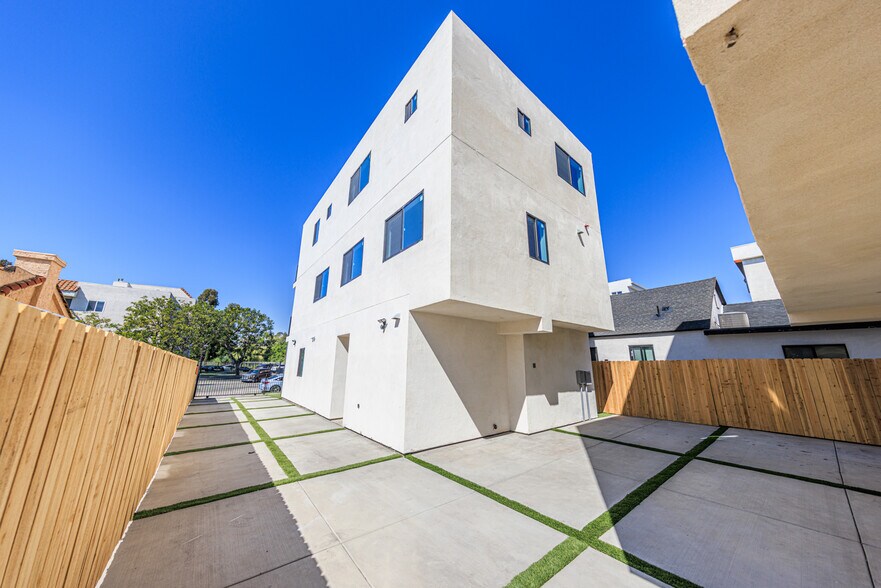 More Photos Of 2424 S West View St, Los Angeles Apartments For Sale