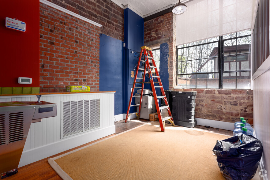 More Photos Of 705 N Main St, Winston-Salem Storefront Retail Office For Sale