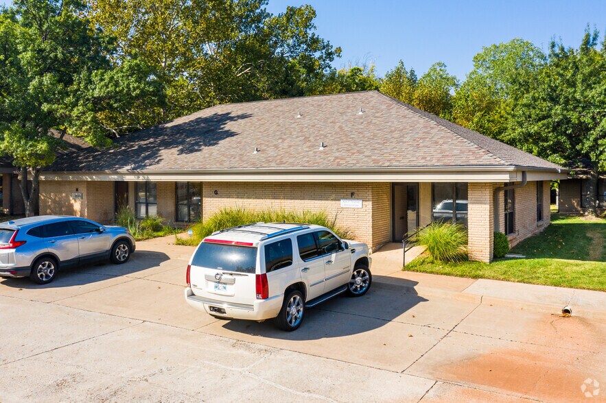 More Photos Of 2932 NW 122nd St, Oklahoma City Office For Sale