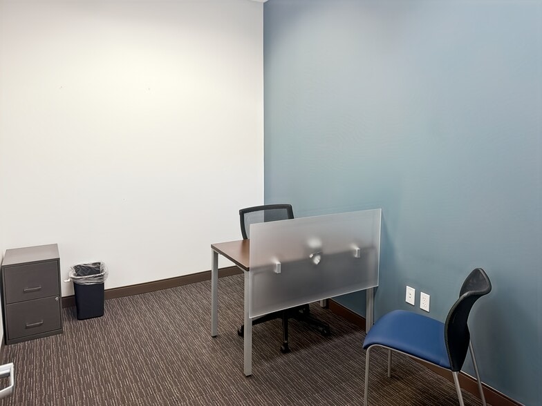 More Photos Of 49-55 Davis Sq, Somerville Coworking Space