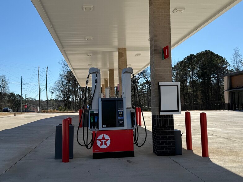More Photos Of 627 Old Phoenix Road, Eatonton General Retail For Lease