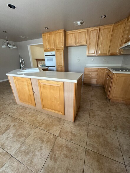 More Photos Of 10811 Amigo Ave, Porter Ranch Specialty For Sale