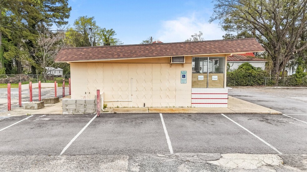 More Photos Of 415 S John St, Goldsboro Restaurant For Sale