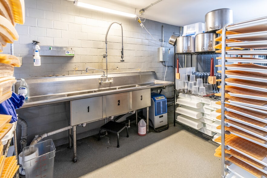 More Photos Of 711 W 8th St, Pueblo Manufacturing For Sale