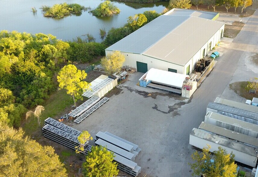 More Photos Of 7904 Interstate Ct, North Fort Myers Warehouse For Lease