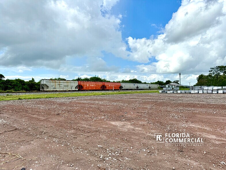 More Photos Of 9th St, Okeechobee Land For Lease