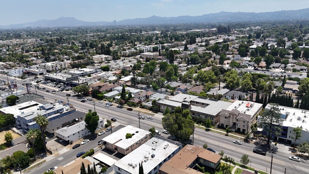 More Photos Of 13350 Victory Blvd, Van Nuys Apartments For Sale