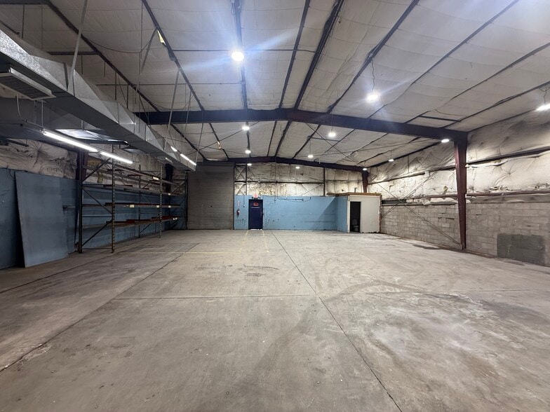 More Photos Of 637 S Vine Ave, Tucson Warehouse For Lease