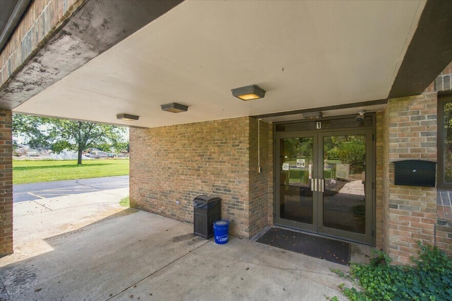 More Photos Of 301 Obetz Rd, Columbus Specialty For Sale